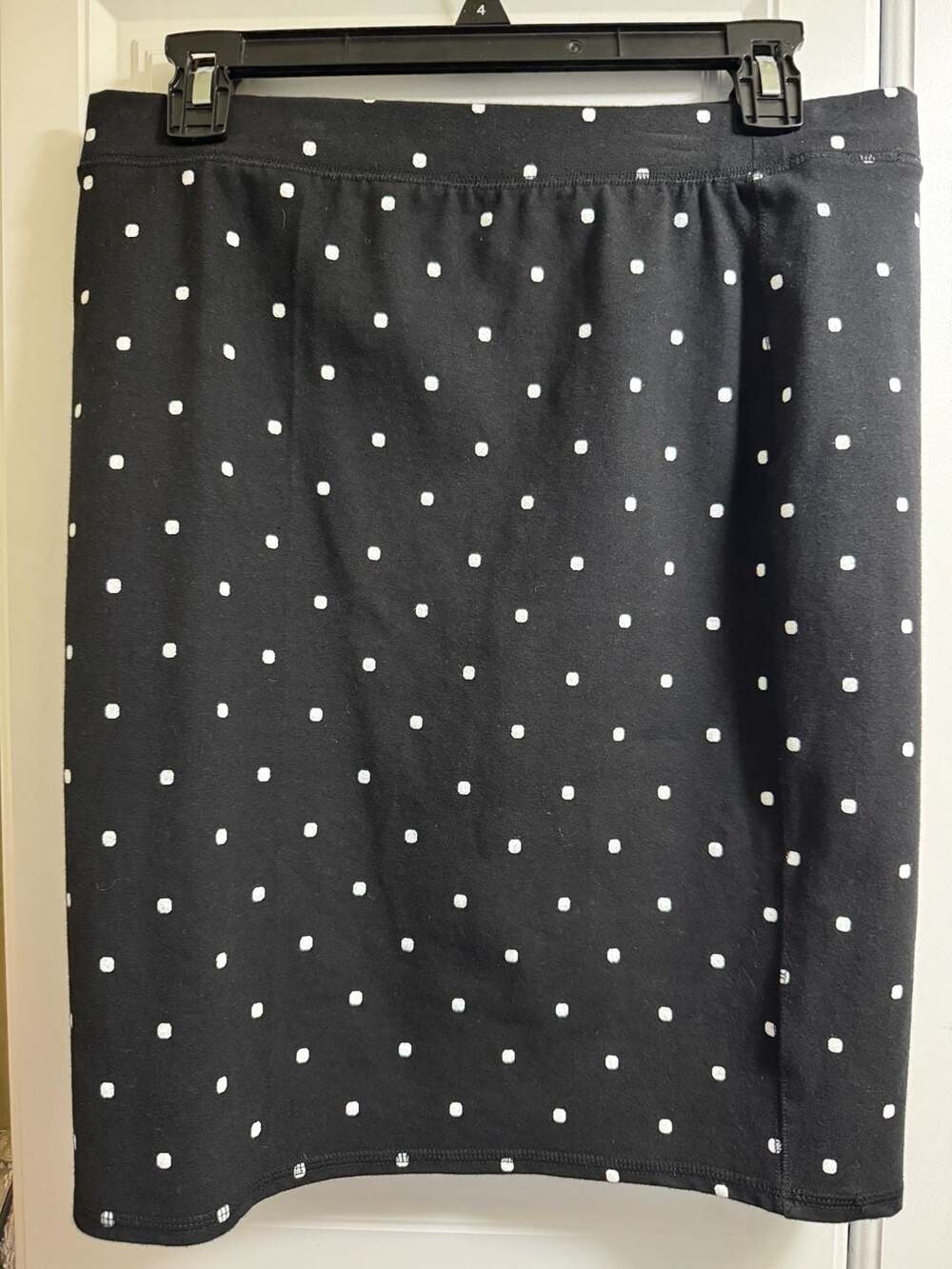 Old Navy Black and White Polka Dot Pencil Skirt Size M